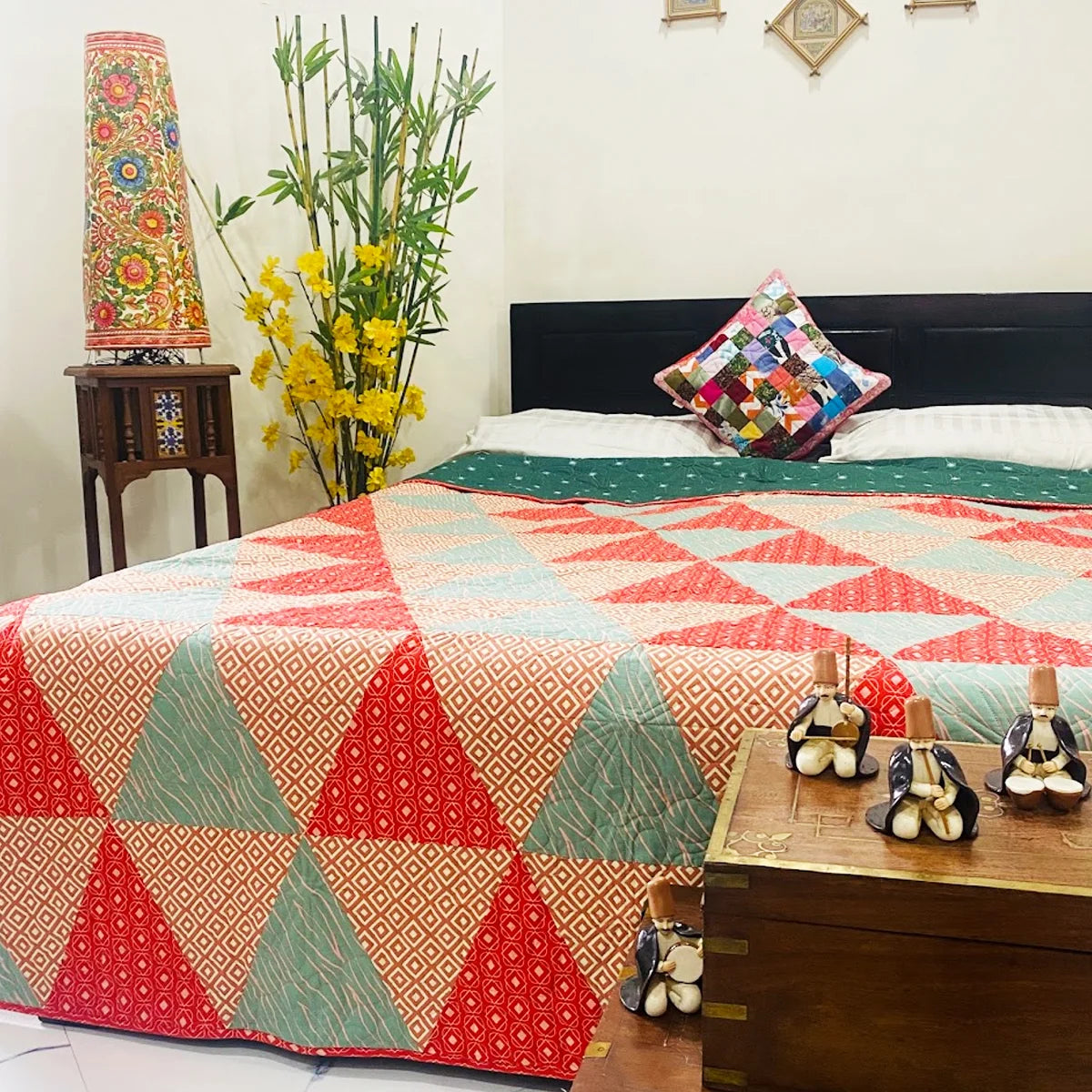 Double Sized Quilt: Triangles in Red & Green