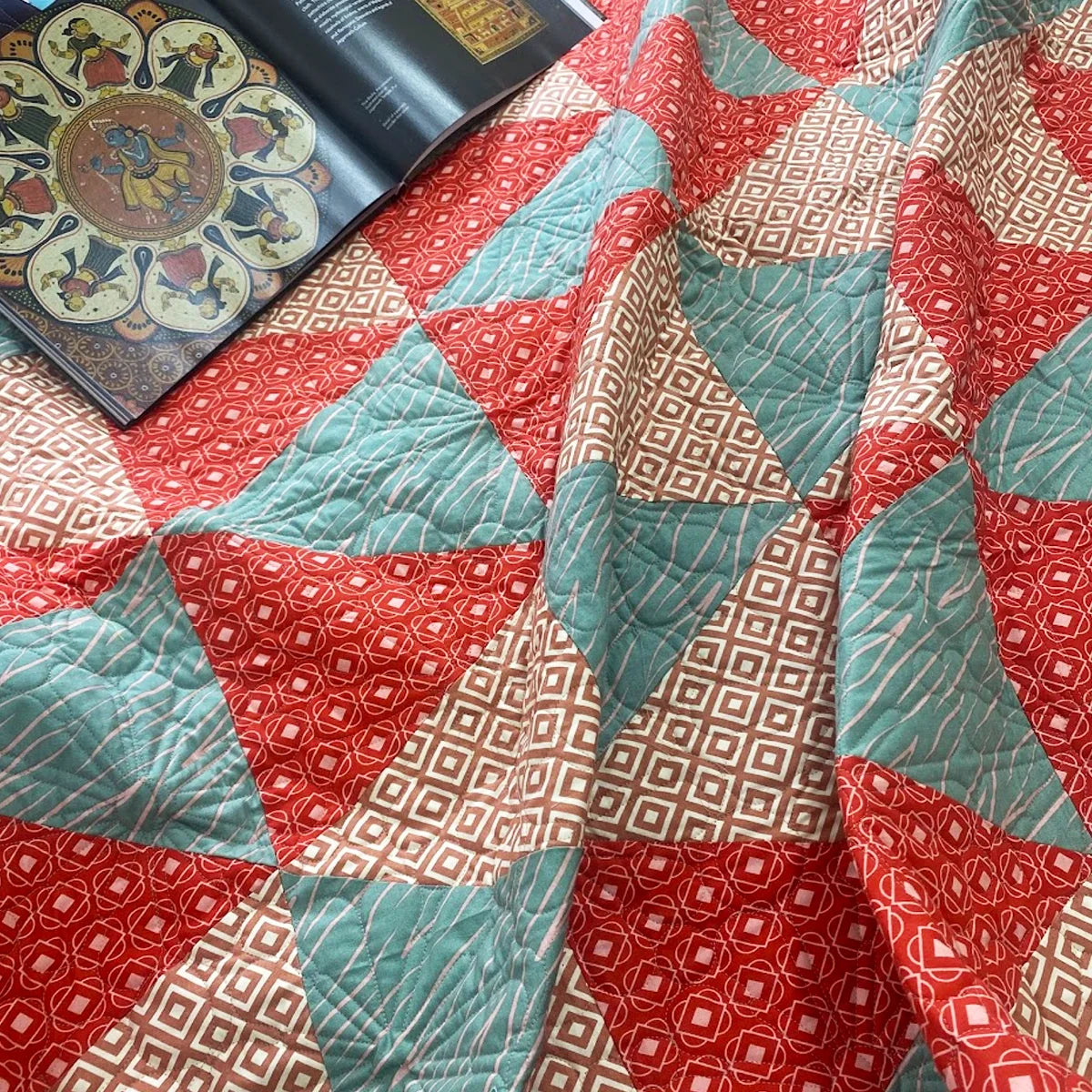 Double Sized Quilt: Triangles in Red & Green