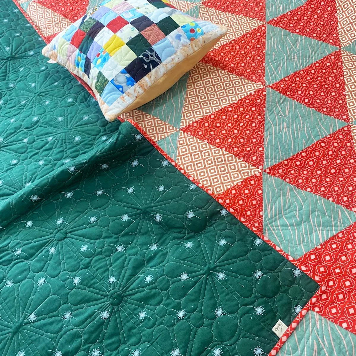 Double Sized Quilt: Triangles in Red & Green