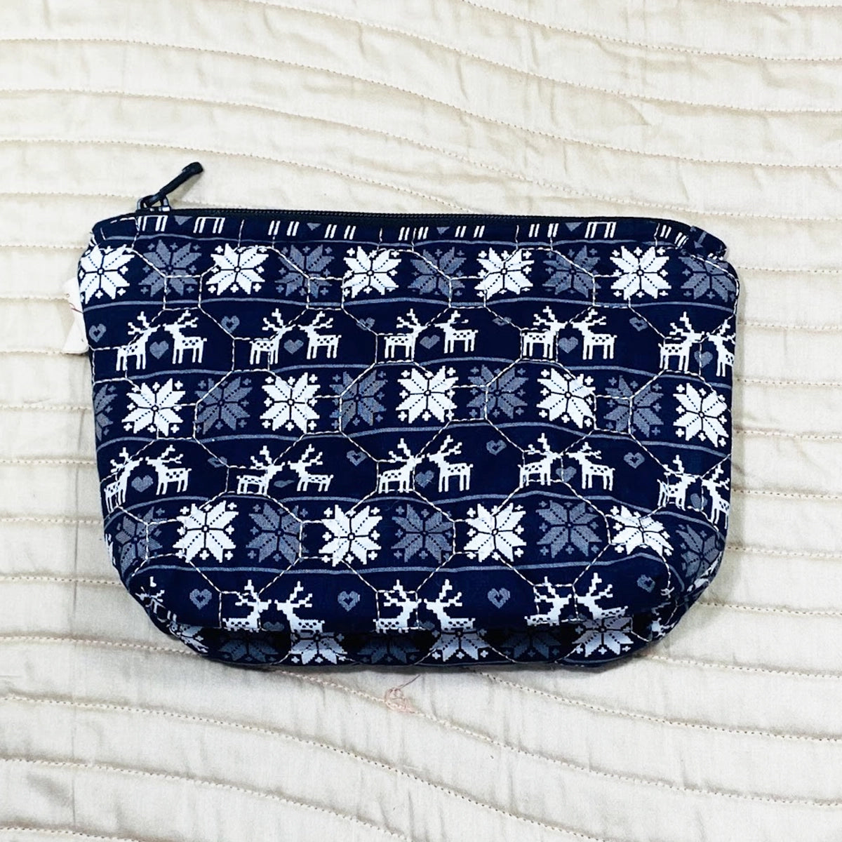 Daisy Pouches: Set of 3: White on Blue CHRISTMAS